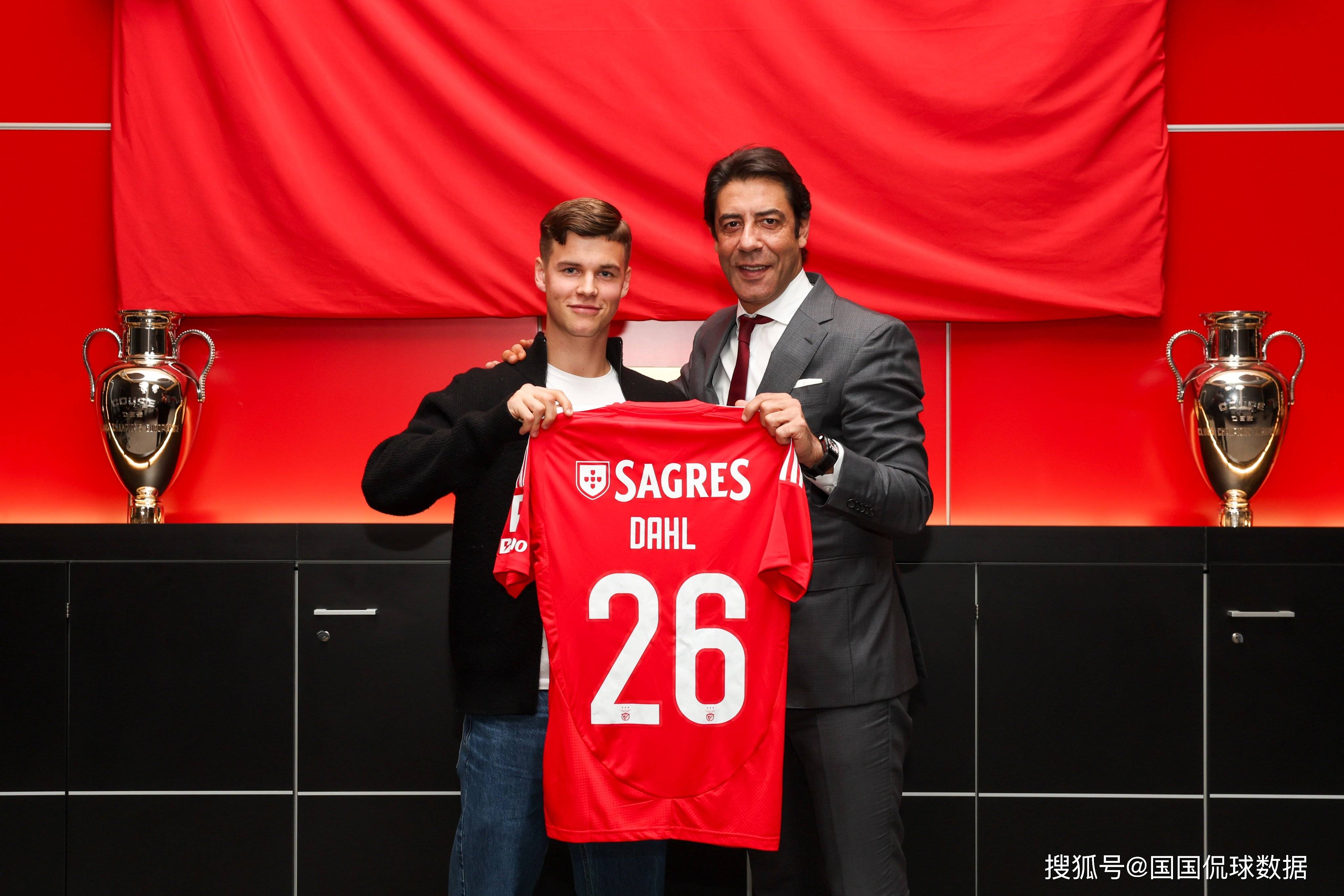 清晨法甲焦点战，本菲卡迎来里程碑，球迷炸锅，阵容厚度经受考验的简单介绍-英雄联盟赔率